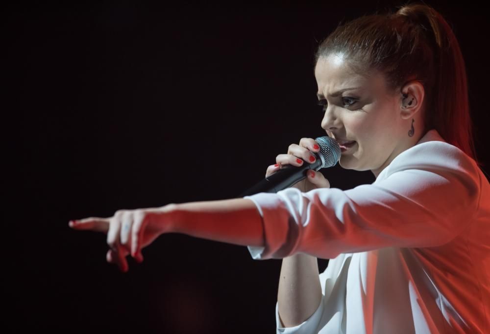 Annalisa in diretta con Max Brigante, mercoledì 12 alle 18.00