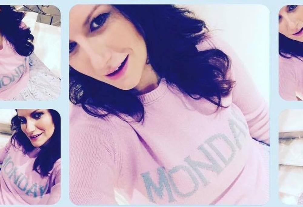Laura Pausini: conto alla rovescia – con selfie (!) – per i Grammy Awards