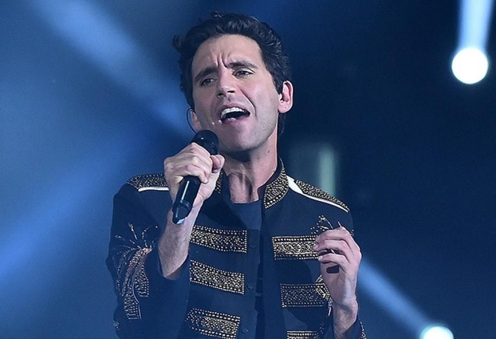 Mika  ora in diretta video dallo studio di 105 Friends