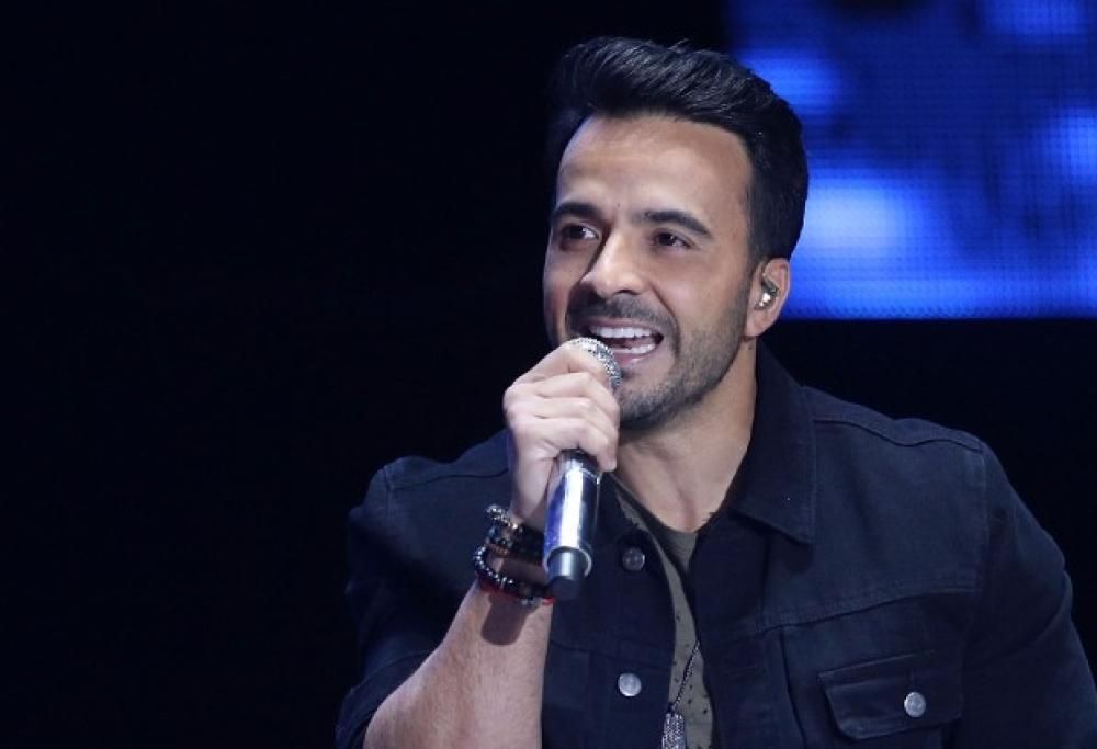Luis Fonsi a 105 Mi Casa sulle note della sua “Despacito”