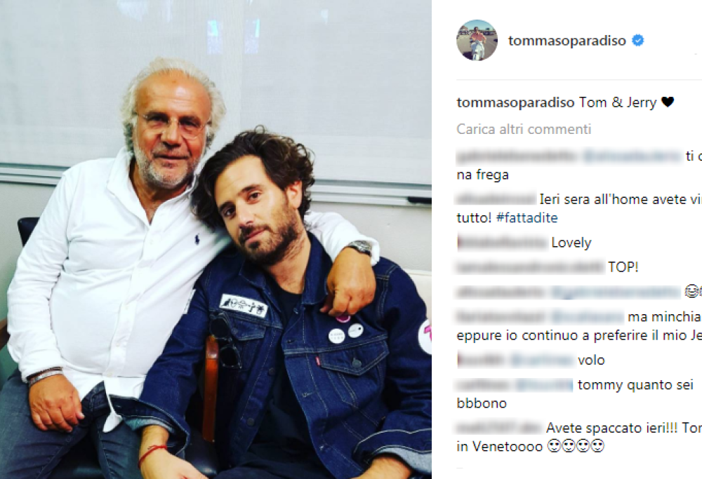 I Thegiornalisti cantano “Riccione” con Jerry Calà