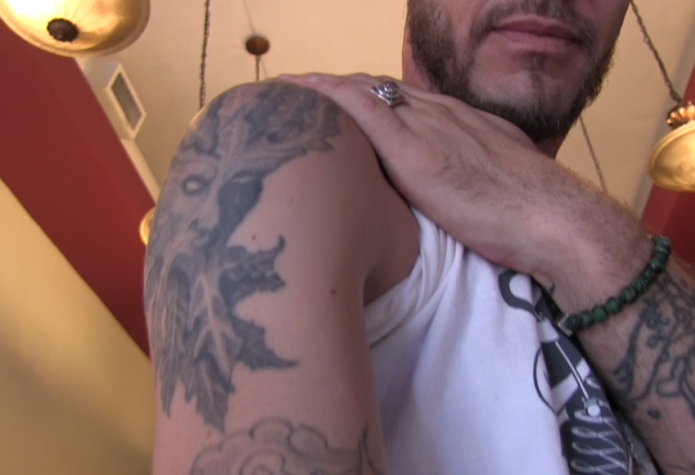Amate i tatuaggi? Allora non perdetevi questo video di 105 Miami