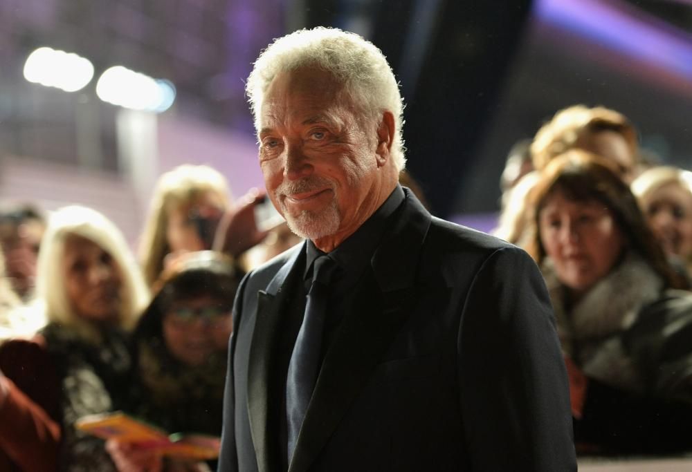 Abusi sessuali e show business, Tom Jones racconta la sua esperienza