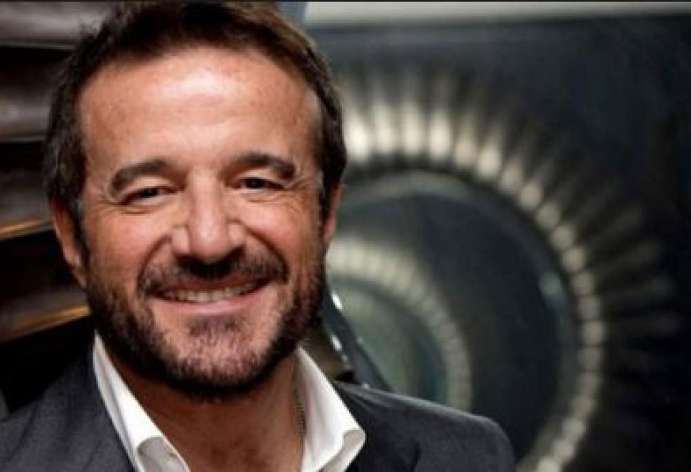 Christian De Sica annulla lo spettacolo napoletano: “Contratto non rispettato”