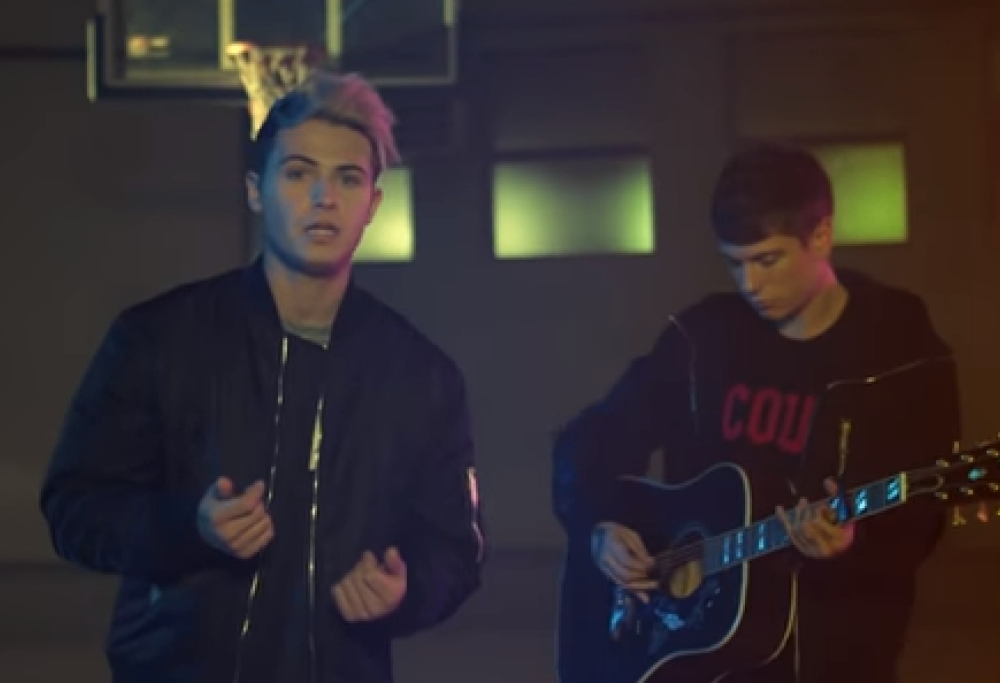 Benji & Fede: nel video di “Buona Fortuna” un messaggio contro il bullismo. Guardalo ora
