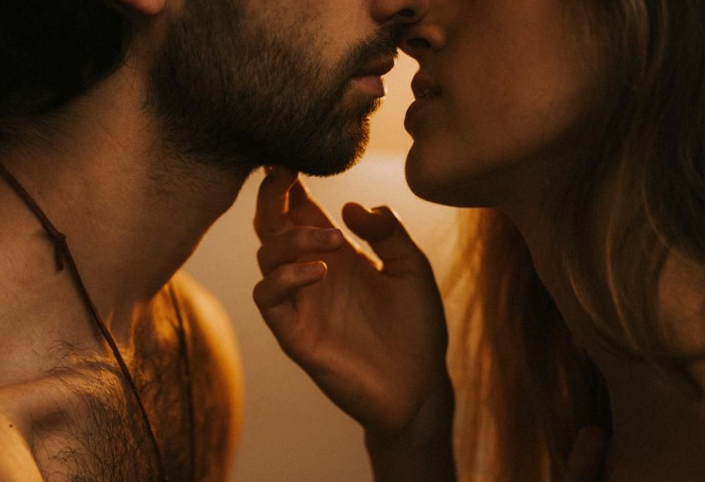 Ecco come l’odore del maschio attira scientificamente una donna