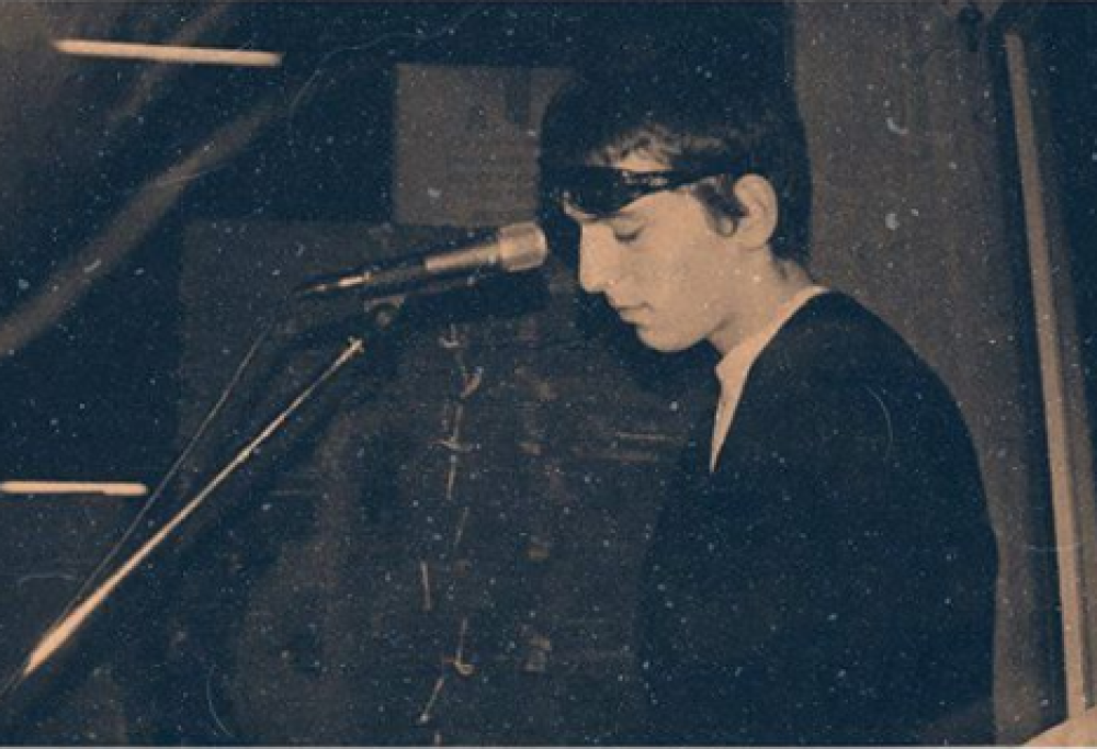 Cesare Cremonini, foto amarcord sui social: ecco com’era a 16 anni