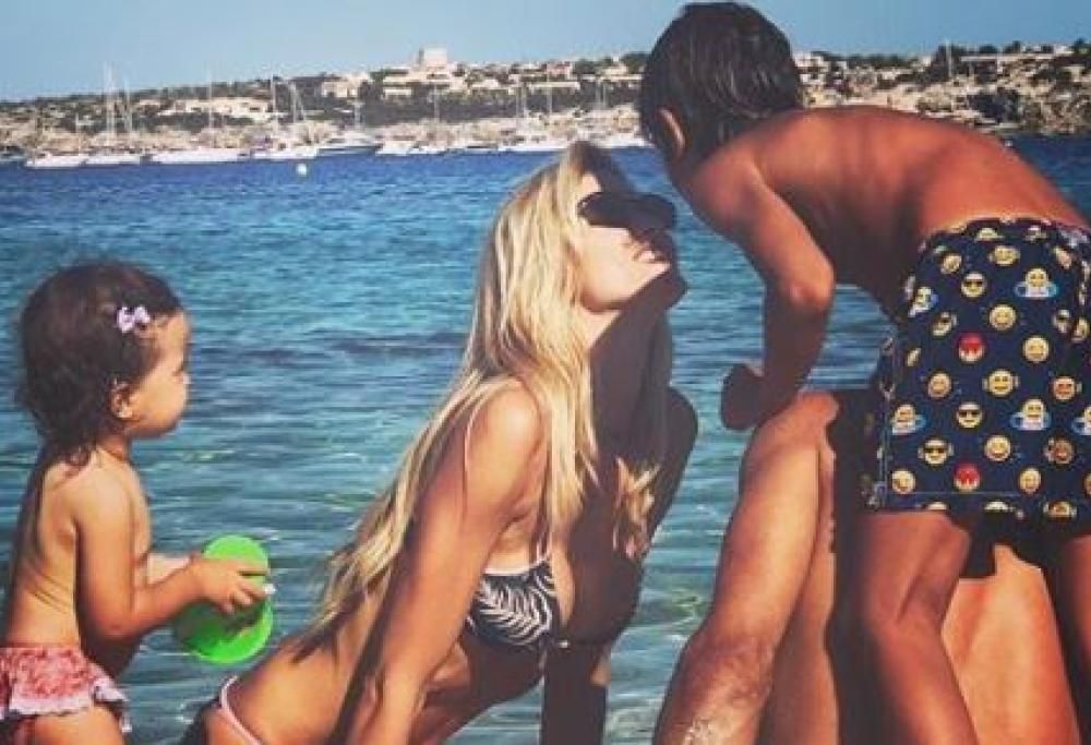Elena Santarelli spiega come si è accorta della malattia del figlio