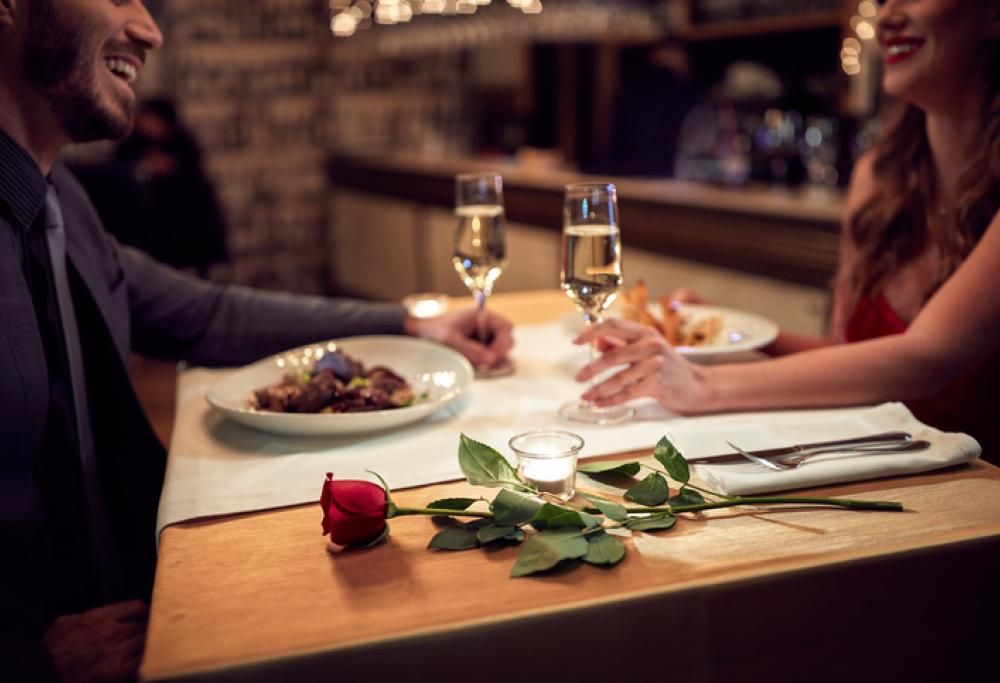 Arriva Dindr, il Tinder del cibo che prevede solo appuntamenti al ristorante