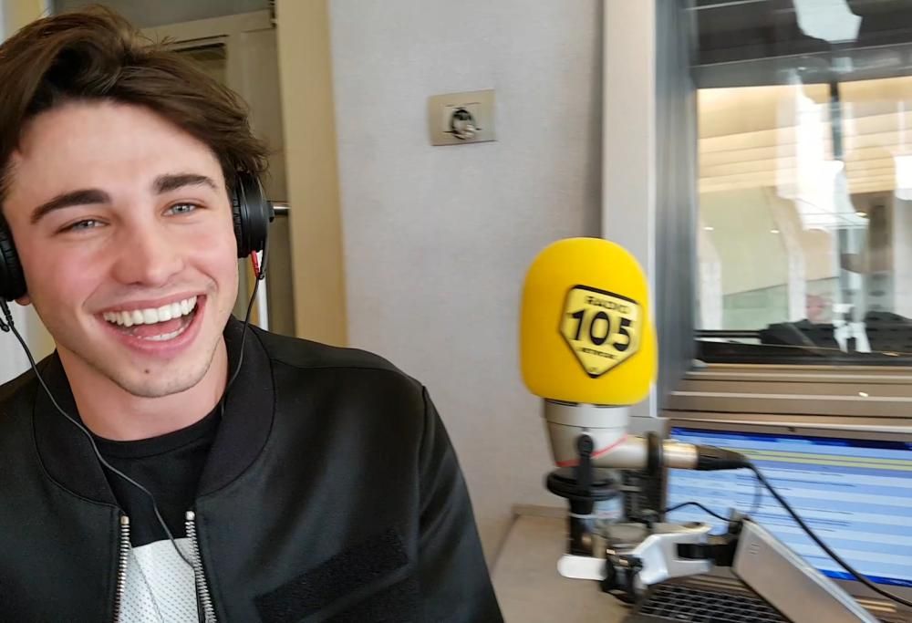 Riki canta dal vivo “Perdo le parole” a 105 Take Away