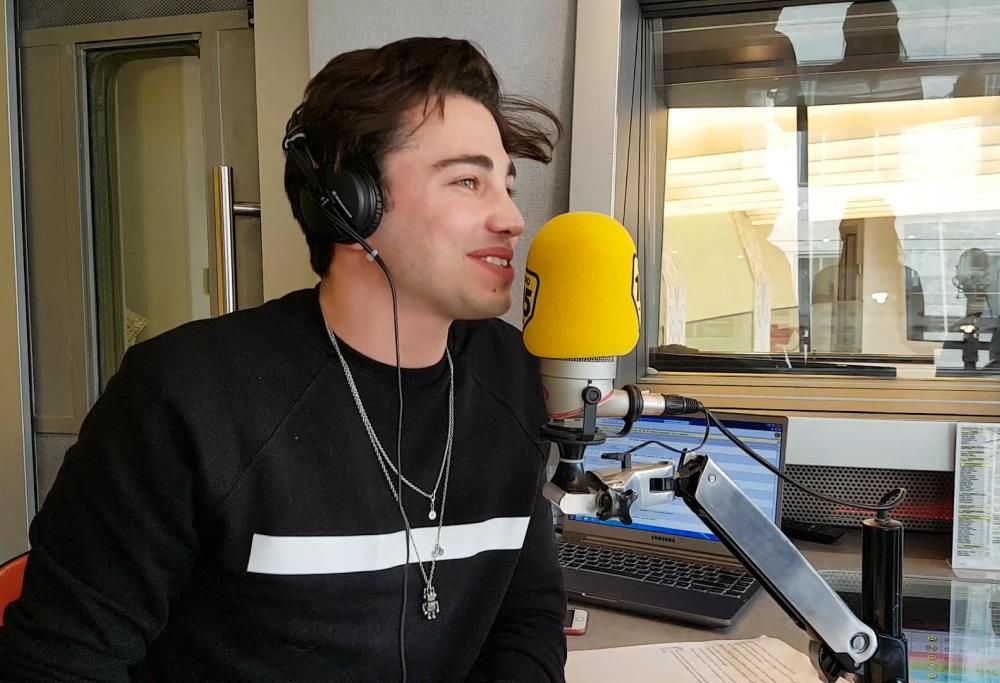 Riki canta “Latin Lover” di Cesare Cremonini a 105 Take Away