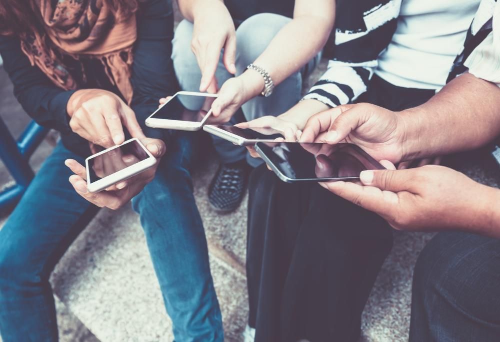 Facebook: giovani in calo. Gli under 25 preferiscono Snapchat