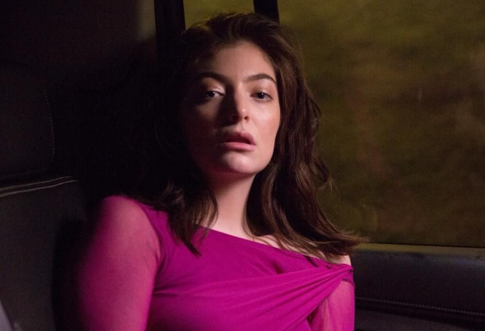 Lorde parla di brufoli su Instagram: “Detesto quelli che ti consigliano di usare una cremina”