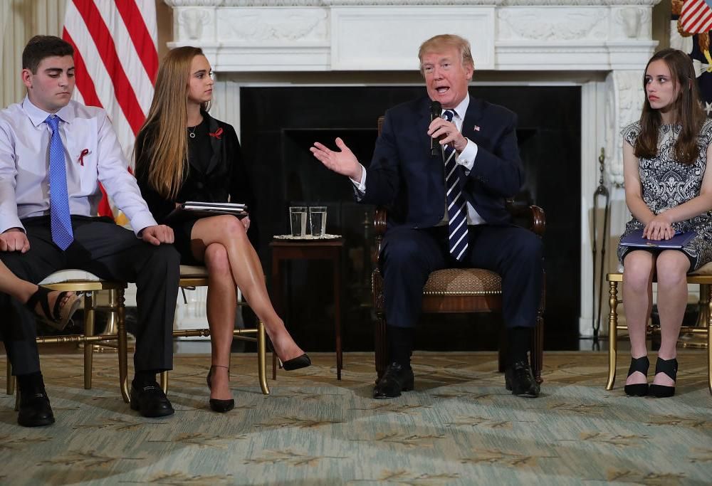 Armare gli insegnanti: l’idea di Trump per fermare le stragi nelle scuole