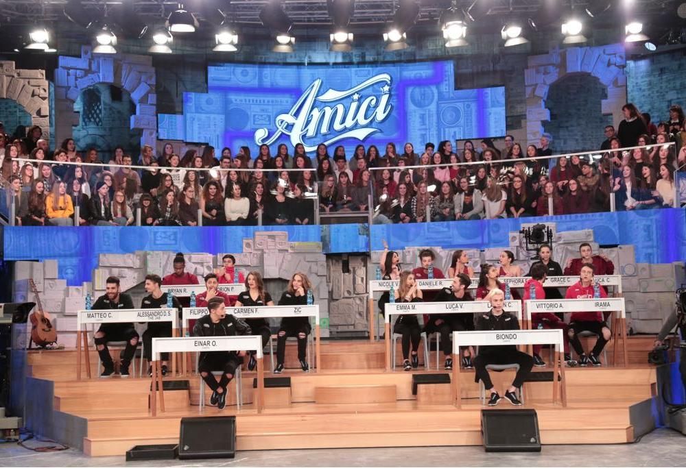 #Amici17, dodicesima puntata: Irama va nuovamente in sfida, nessun allievo ancora ammesso al Serale