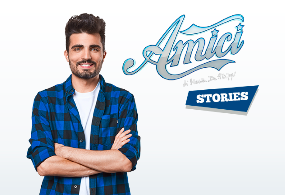 Parte Amici Stories, il nuovo programma on air dedicato alla scuola più seguita d’Italia