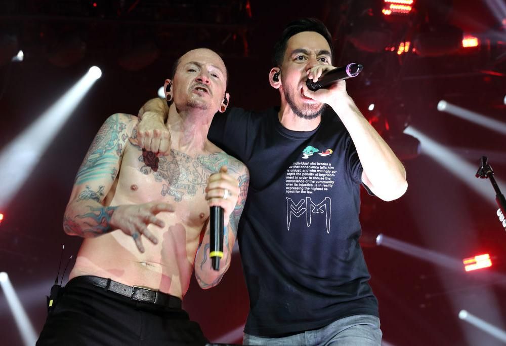 Linkin Park, Mike Shinoda parla del rapporto con i fan dopo la morte di Chester Bennington: “Un’esperienza catartica”