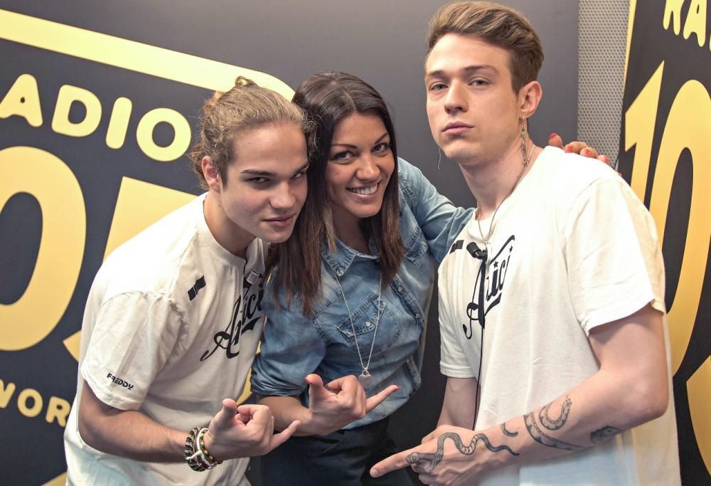 Ad Amici Stories con Ylenia c’erano Irama e Zic per la squadra bianca e Bryan e Matteo per i blu