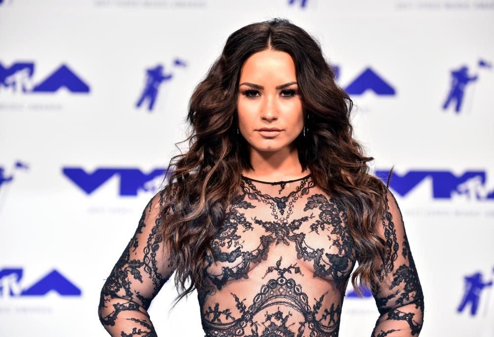Demi Lovato: “A sette anni volevo già suicidarmi”