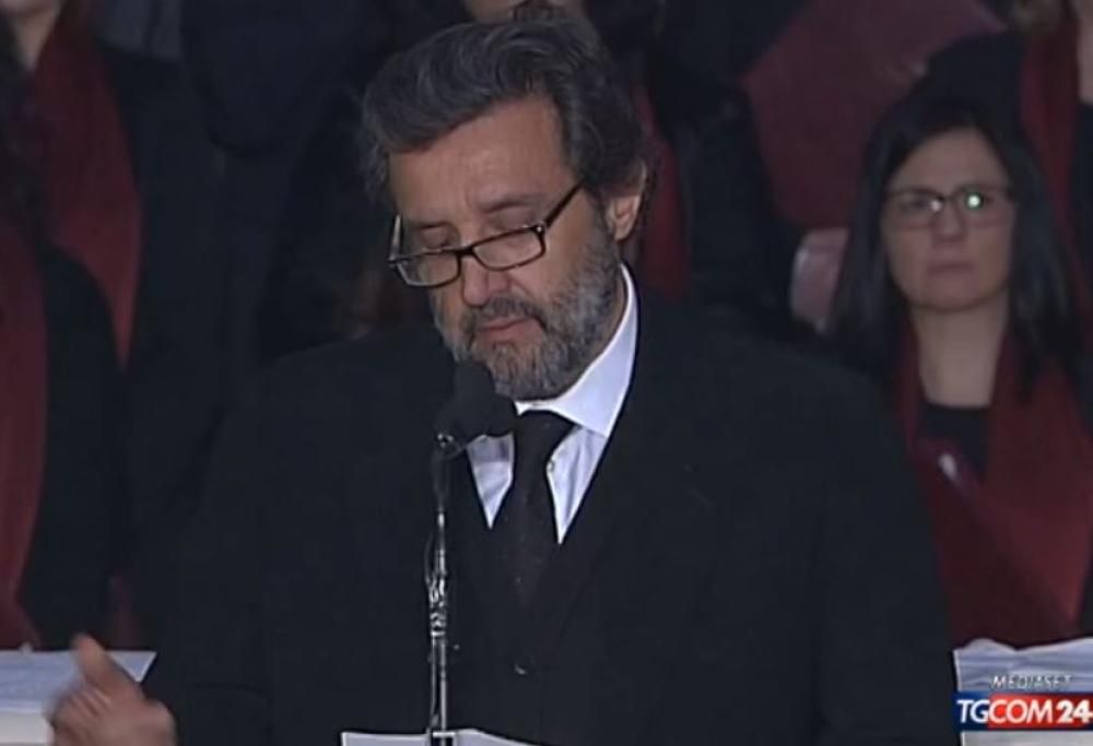 La bellissima poesia che Flavio Insinna ha dedicato a Fabrizio Frizzi durante il suo funerale