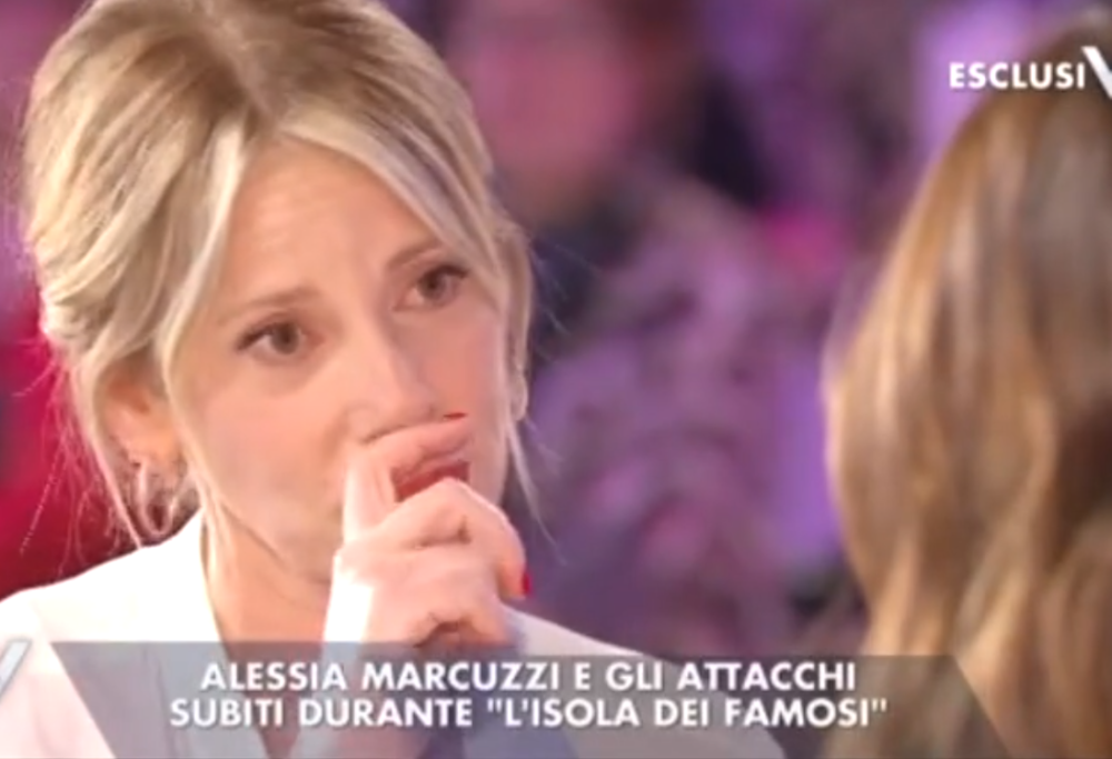 Alessia Marcuzzi scoppia a piangere in diretta: troppi attacchi con il canna-gate
