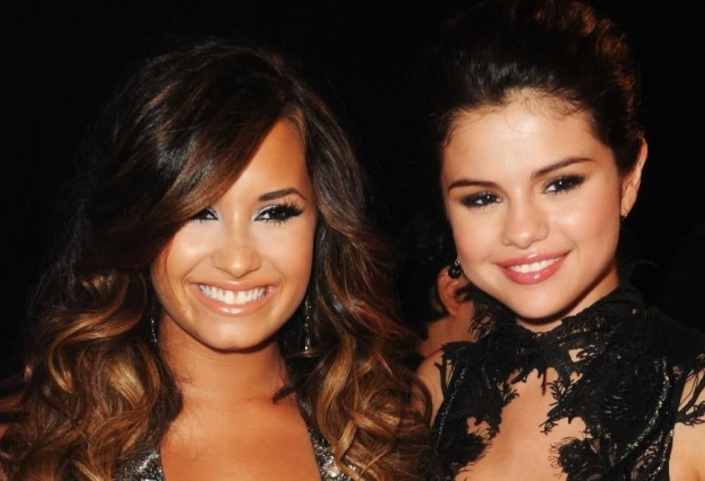 Selena Gomez: “Voglio bene a Demi Lovato, l’ho sentita”