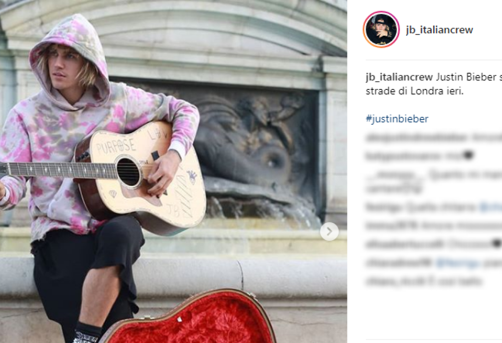 Justin Bieber: serenata davanti a Buckingham Palace per la sua Hailey