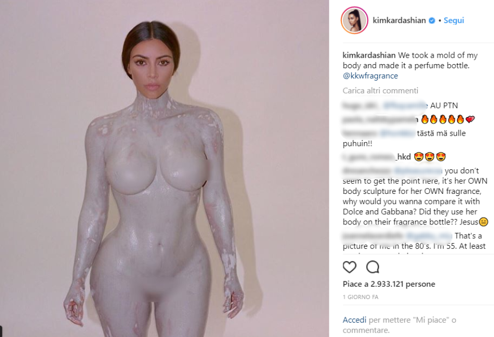 Kim Kardashian senza veli per il calco del suo corpo. La ragione? Il suo profumo