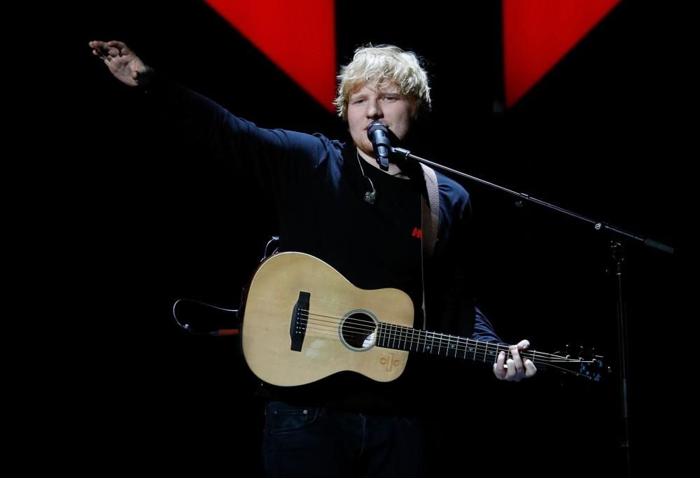 Ed Sheeran paga più tasse di Amazon e Starbucks
