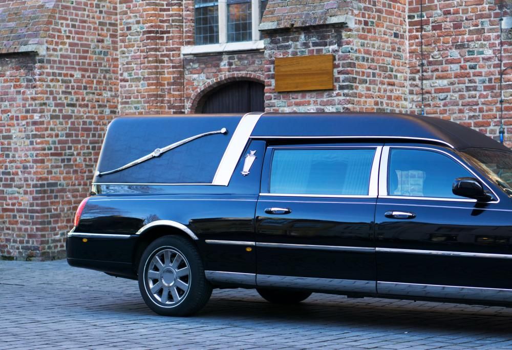 Carro funebre fermato durante il funerale per un autovelox, ma è un errore