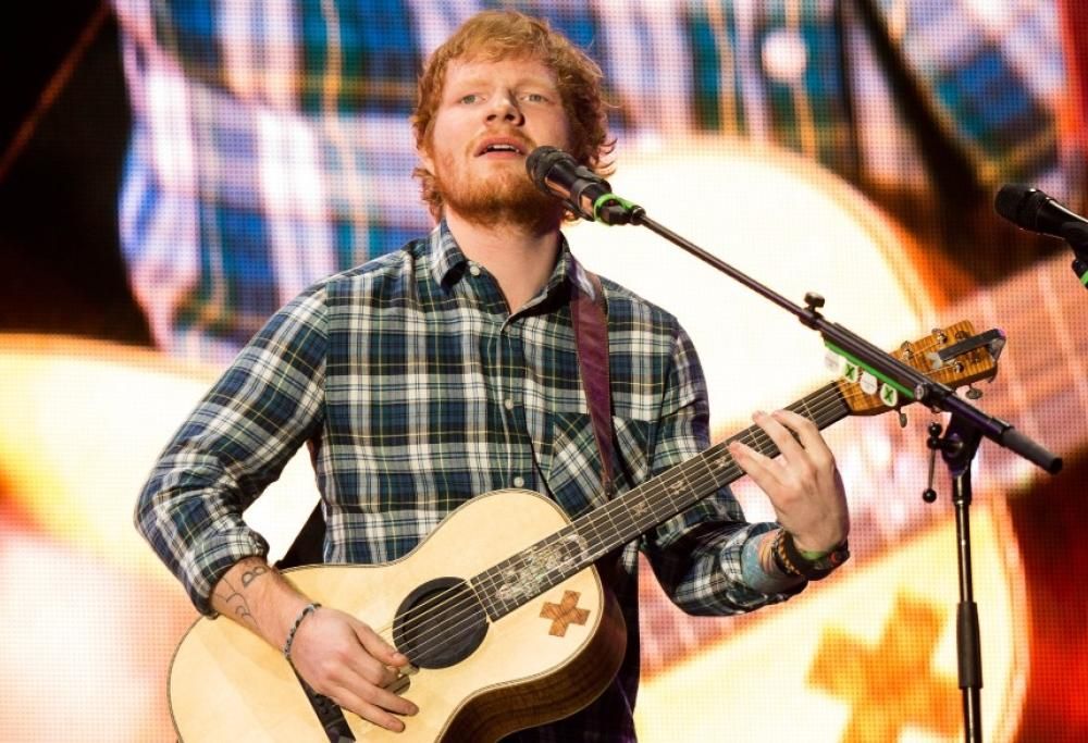 Ed Sheeran, cancellate contro i senzatetto all’esterno della sua casa di Londra