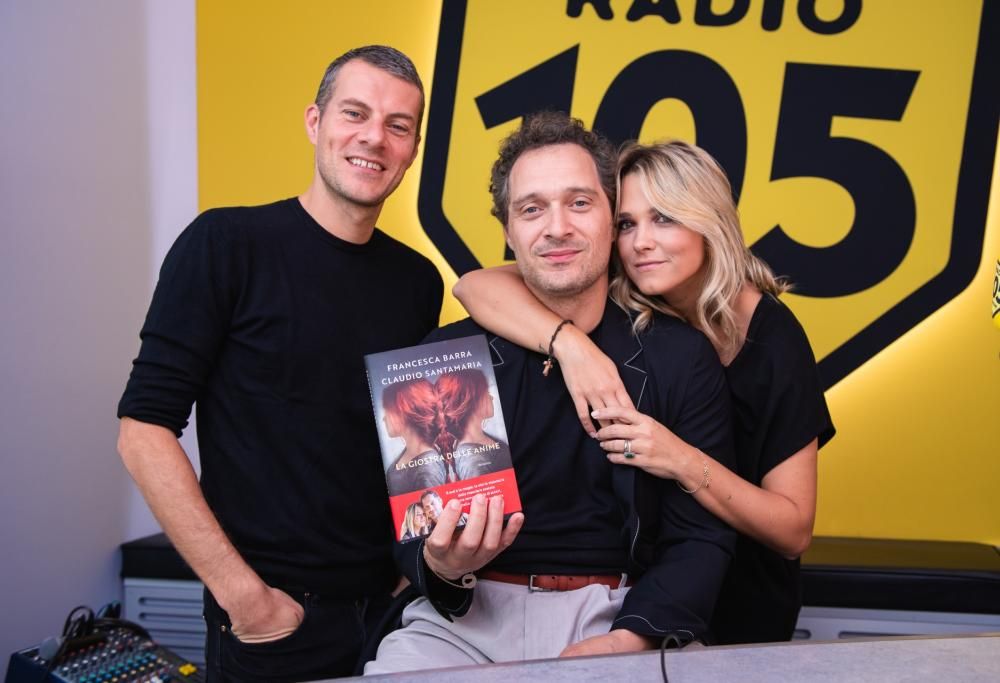 Claudio Santamaria e Francesca Barra a 105 Mi Casa per presentare il libro “La giostra delle anime”