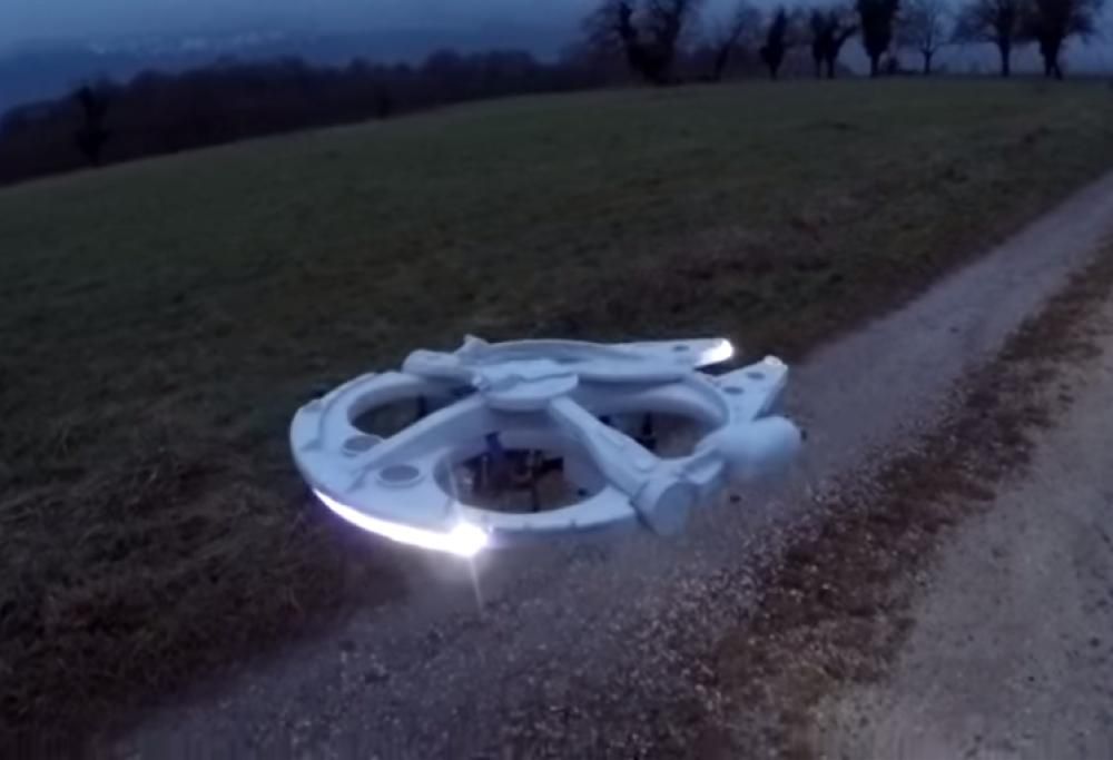 Il Drone radiocomandato del Millennium Falcon di Star Wars!