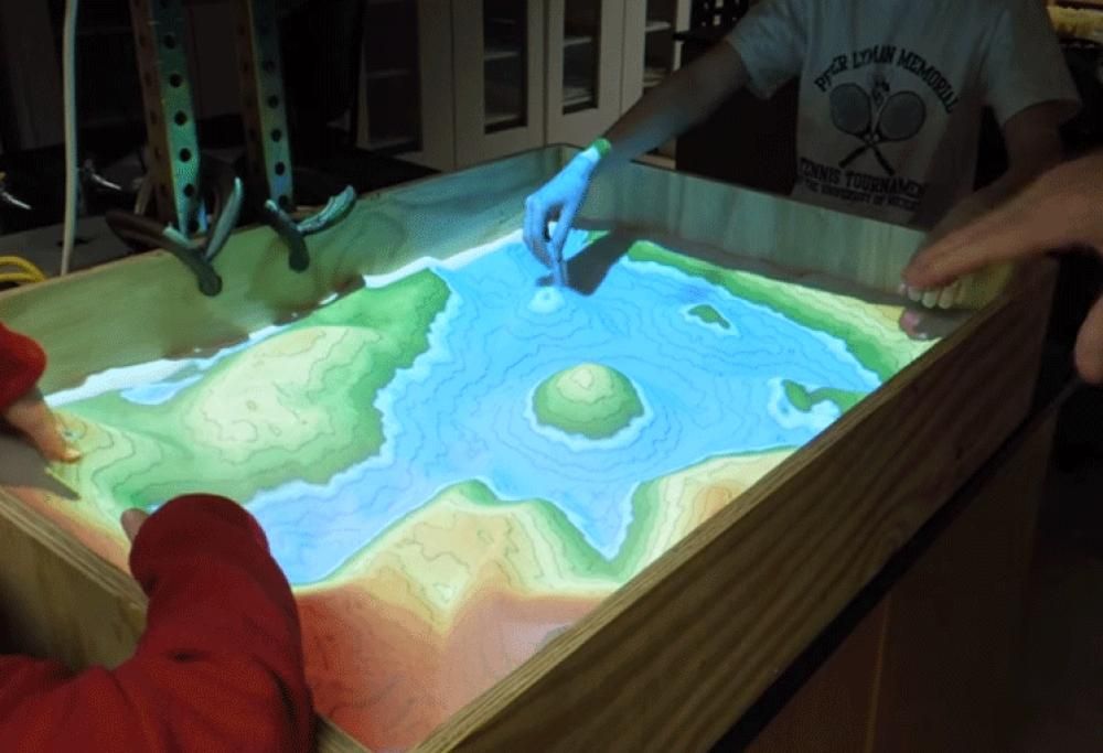 Modificare il Terreno con le proprie mani grazie alla Sabbia e la Realtà Aumentata!