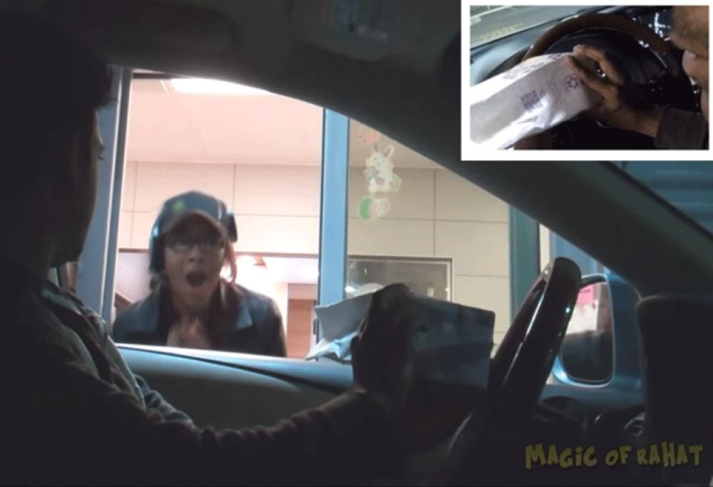 “Hey dov’è il mio Hamburger?” Il trucco di Magia che fa sparire l’Hamburger!