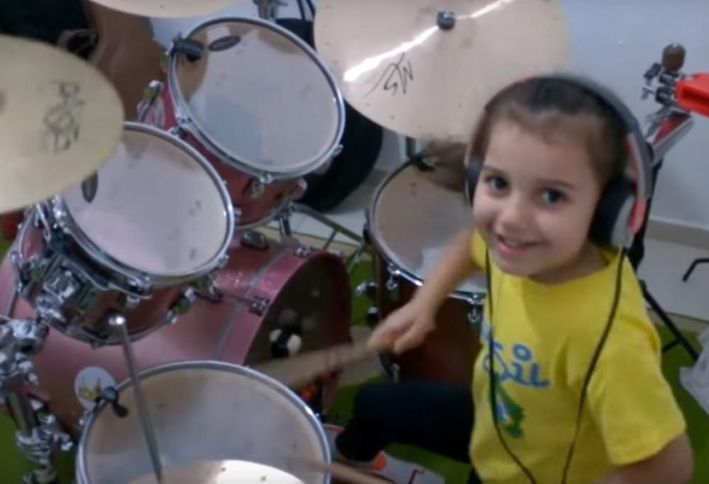 Toxicity  dei System Of a Down suonata alla batteria da una bimba di 5 anni (PARTE SECONDA)