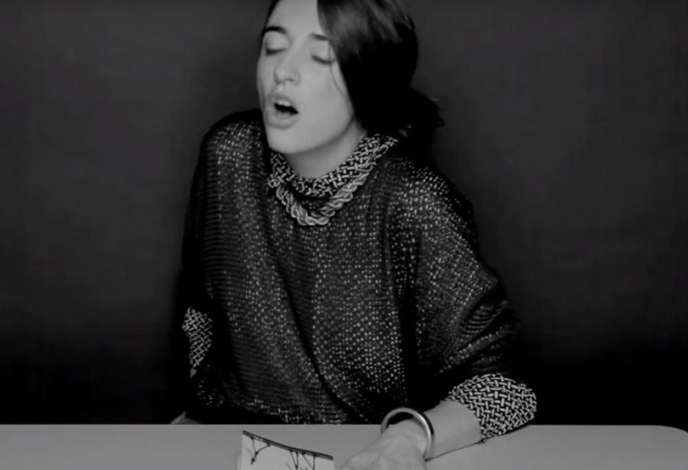 Ritornano le Hysterical Literature: Letture orgasmiche stimolate da un vibratore!