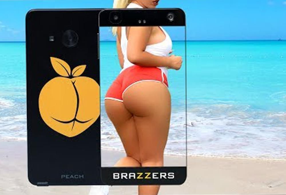 BRAZZERS PEACH: LO SMARTPHONE DI BRAZZERS CON I VIDEO ZOZZI IN OLOGRAMMA!