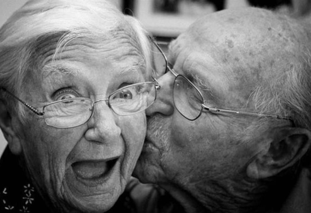 “Marito non mi soddisfa a letto”: chiede divorzio a 84 anni