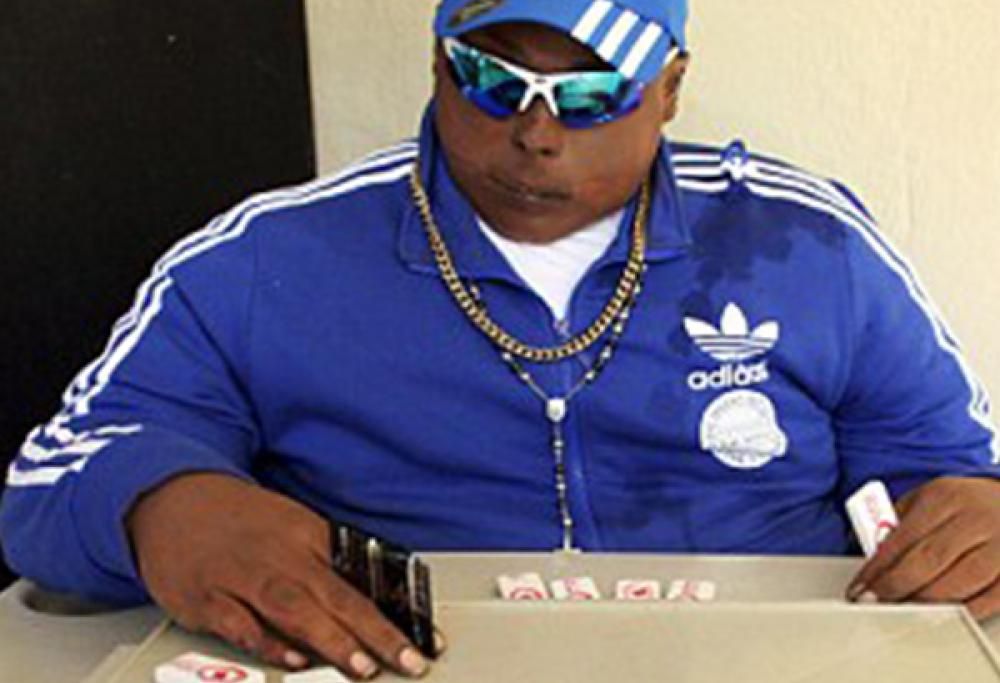 Muore e la madre lo fa imbalsamare… al Bar!!! (foto)