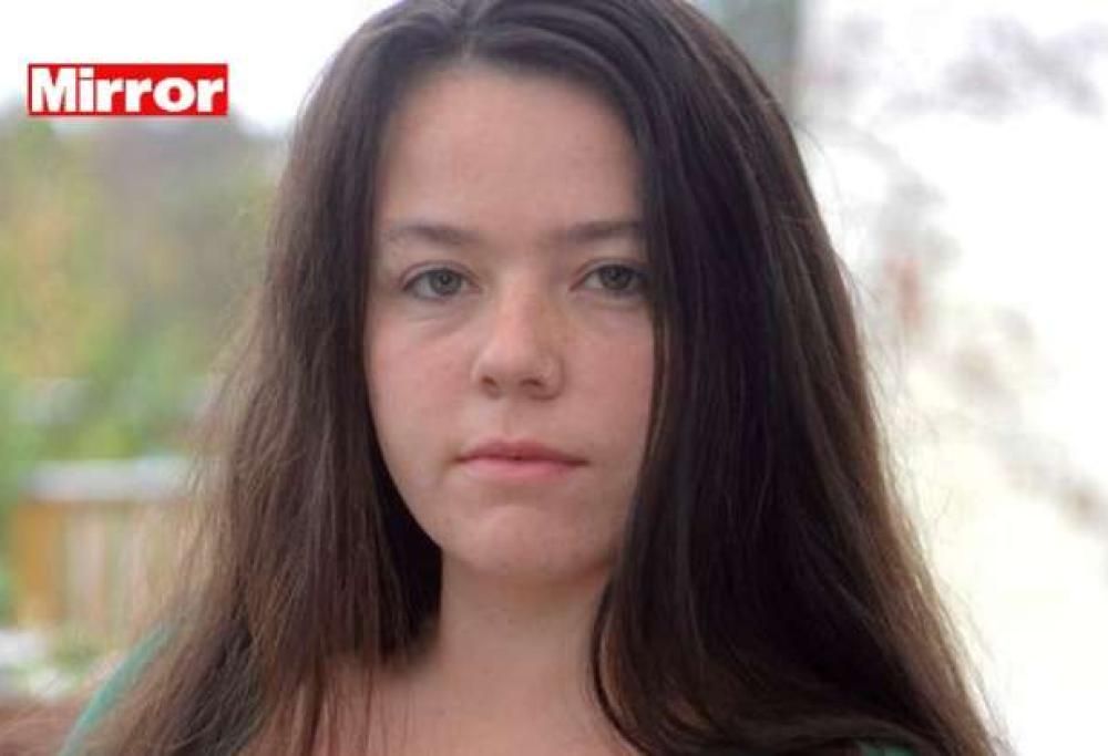 OSSESSIONATA DAI FILM PORNO, PERDE AMORE E LAVORO: “LI GUARDO PER 9 ORE DI FILA”