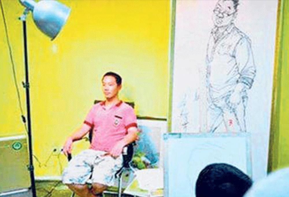 Ha 29 anni e i genitori non lo mantengono: lui li denuncia