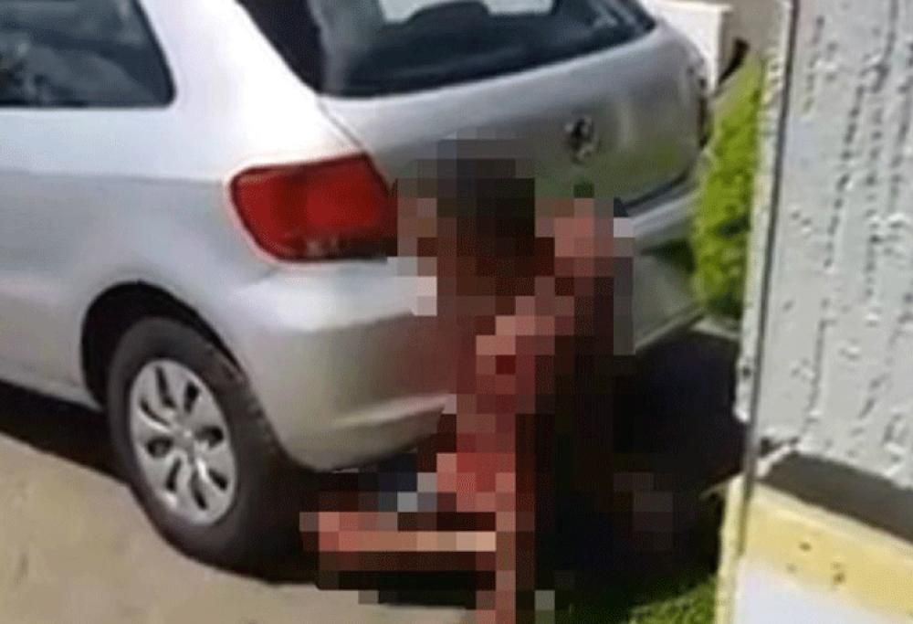 Ripreso a fare sesso con un’auto: il video è virale