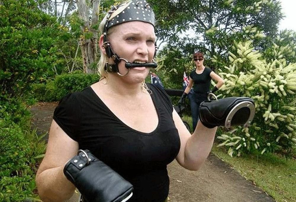 “Sono libera solo quando mi vesto da cavallo”