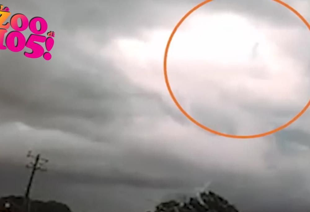 Video amatoriale riprende l’apparizione di Gesù camminare fra le nuvole!