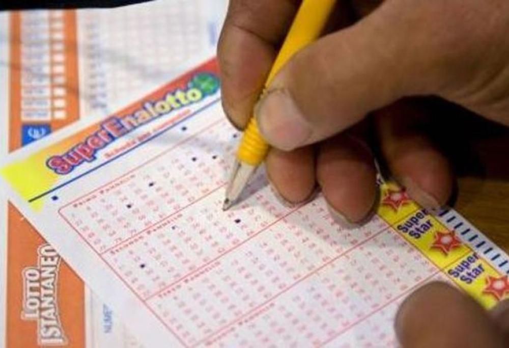 QUEL MOMENTO IN CUI VINCI AL SUPERENALOTTO MA DIMENTICHI DI RITIRARE IL PREMIO!