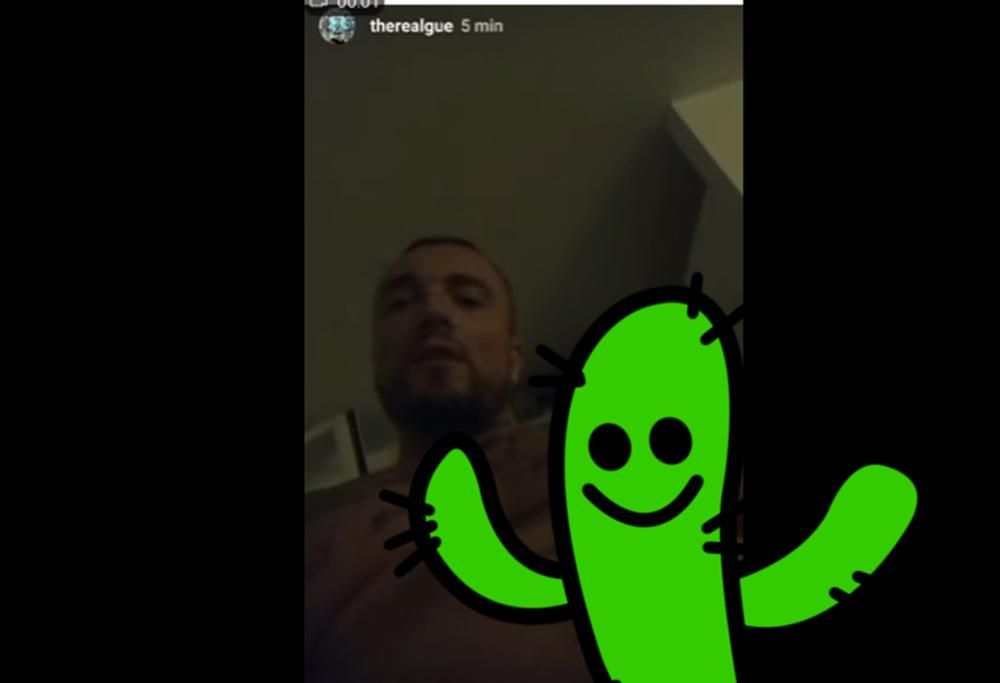 GUE’ PEQUENO SI MAST**BA SU INSTAGRAM PER ERRORE! ( V.M.18)