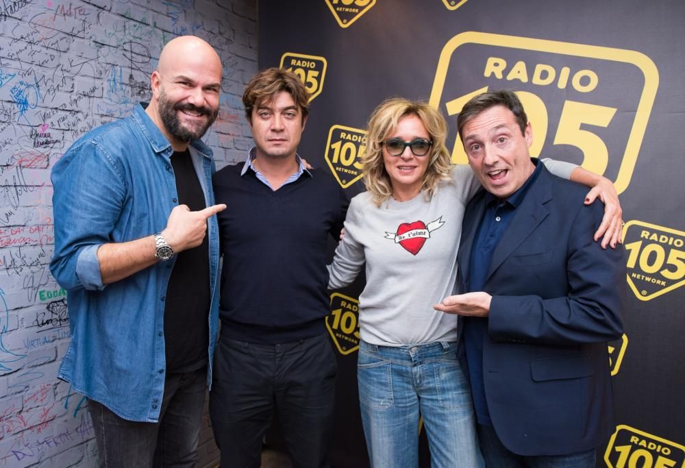 Scorri le foto dell’intervista di Valeria Golino e Riccardo Scamarcio a 105 Friends