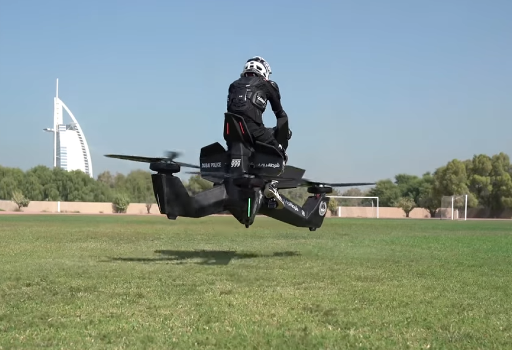A Dubai arrivano le moto volanti per la Polizia: guarda il video