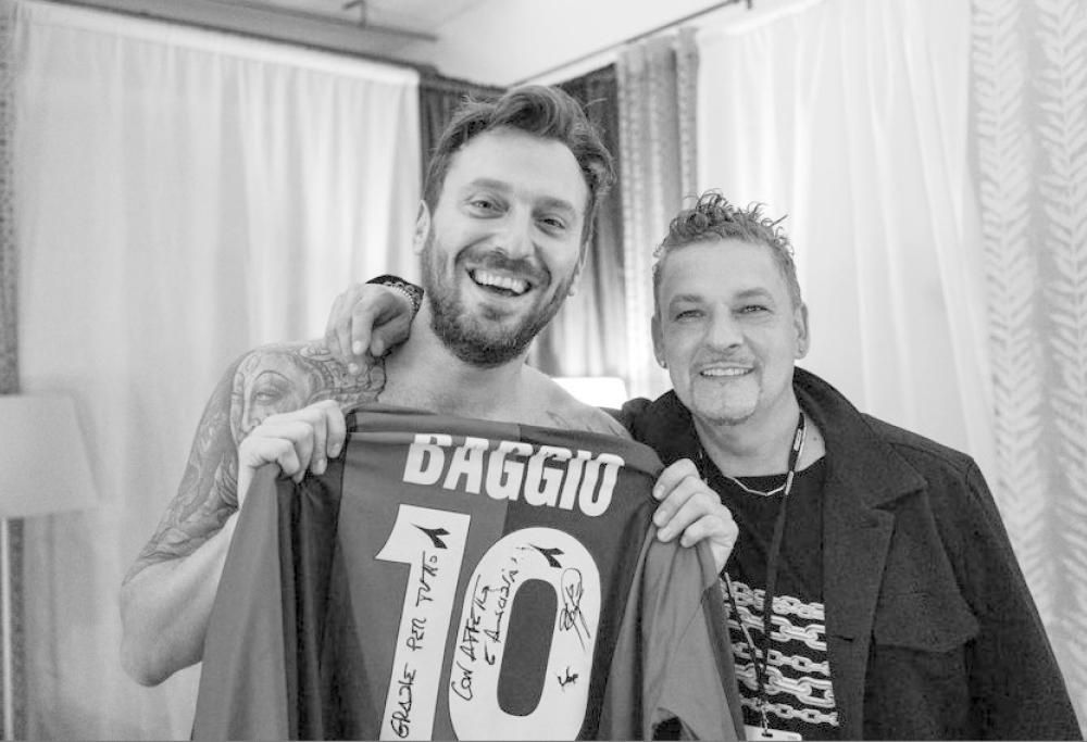 “Da quando Baggio non gioca più”, il bellissimo incontro tra il campione e Cesare Cremonini nel backstage del concerto